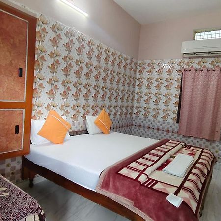 Hotel Sri Yoga Mandir Varanasi Exterior foto