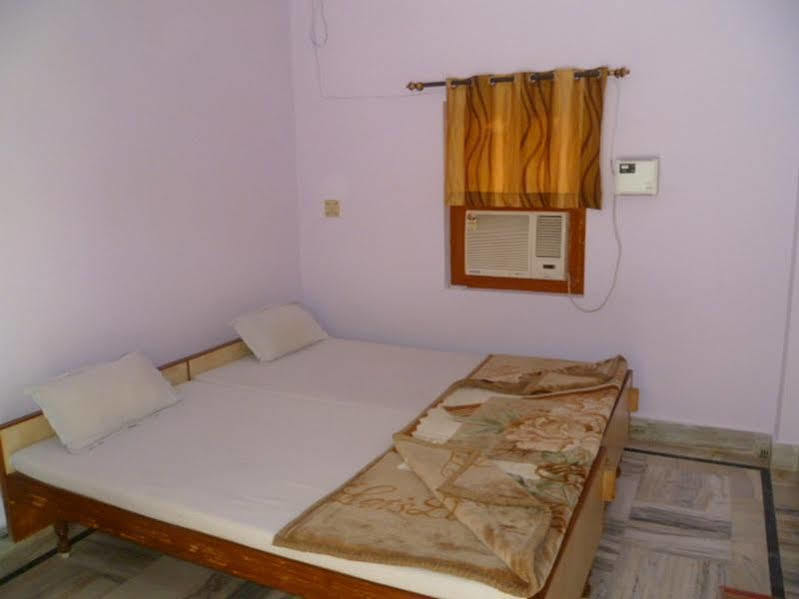 Hotel Sri Yoga Mandir Varanasi Exterior foto